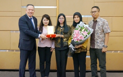 Penganugerahan Alm. Yan Nurindra sebagai Bapak Hipnoterapis Indonesia